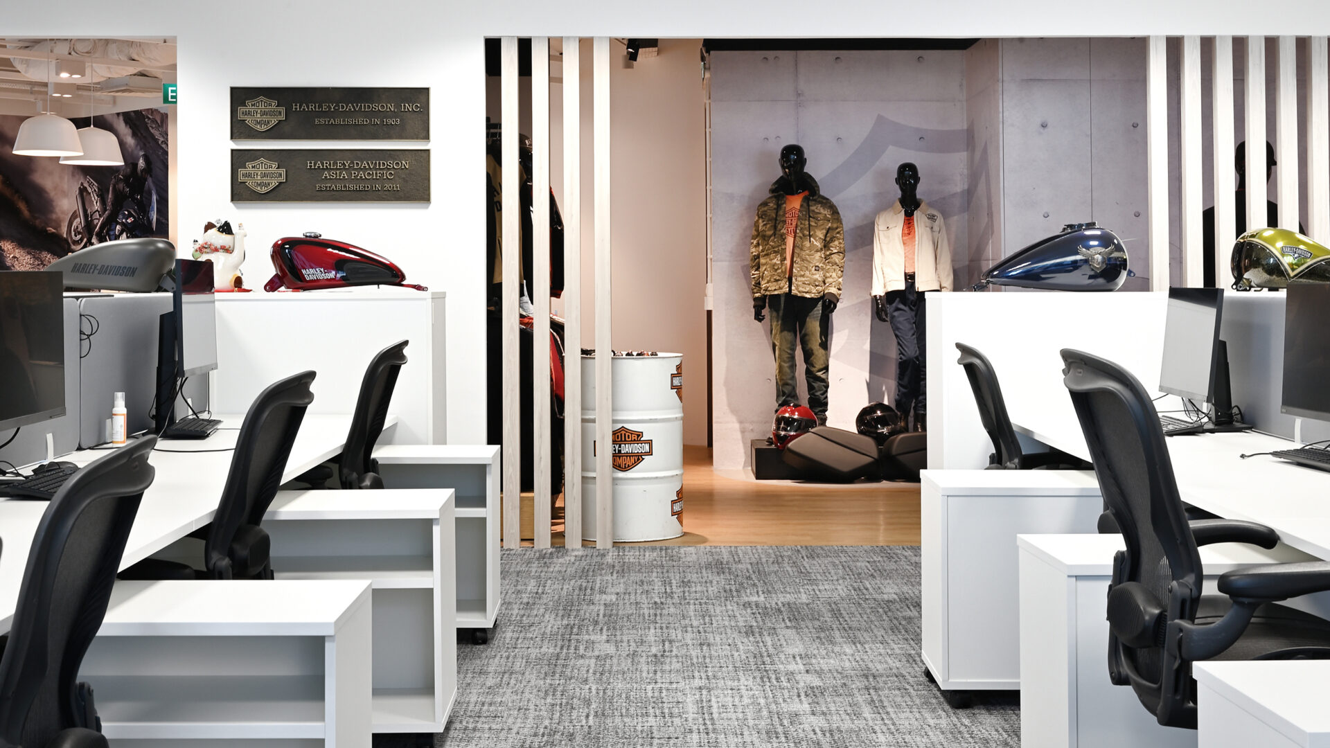 Harley-Davidson Motor Company corporate office design by Aym Design lobby office
